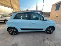 Usata Renault Twingo SE 69 CV (50 kW) 2014 Bluazzurro Utilitaria