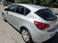 Usata Opel Astra Cosmo 95 CV (69 kW) 2011 Berlina