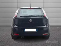 Usata Fiat Punto Lounge 69 CV (50 kW) 2015 Blu Utilitaria