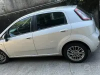 Usata Fiat Punto 75 CV (55 kW) 2012 Utilitaria
