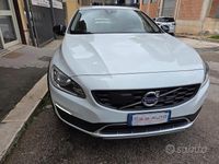 Usata Volvo V60 CC 150 CV (110 kW) 2016 Bianco Station wagon