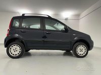 Usata Fiat Panda 4x4 Climbing 69 CV (50 kW) 2011 Blu scuro Utilitaria