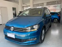 Usata VW Touran Highline 116 CV (85 kW) 2016 Blu Monovolume
