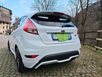 Usata Ford Fiesta ST 182 CV (133 kW) 2016 Bianco Berlina