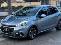 Usata Peugeot 208 Signature Sky 102 CV (75 kW) 2020 Grigio Utilitaria