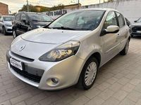 Usata Renault Clio III 75 CV (55 kW) 2011 Argento Berlina