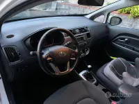Usata Kia Rio 85 CV (62 kW) 2013 Bianco Berlina