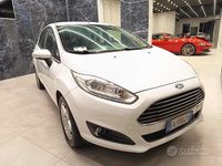 Usata Ford Fiesta 80 CV (58 kW) 2015 Bianco Berlina