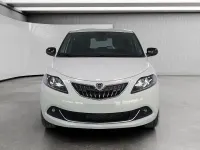 Usata Lancia Ypsilon Gold 70 CV (51 kW) 2023 Bianco Utilitaria
