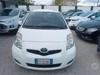 Begagnad Toyota Yaris 90 HK (66 kW) 2011 Vit Halvkombi