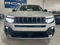 Usado Jeep Avenger Altitude 110 CV (80 kW) 2025 Gris SUV