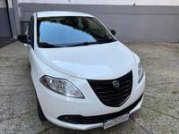 Usata Lancia Ypsilon 69 CV (50 kW) 2015 Bianco Utilitaria