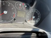 Usata Ford Fiesta 75 CV (55 kW) 2006 Grigio Utilitaria