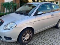 Usata Lancia Ypsilon 60 CV (44 kW) 2008 Argento Utilitaria