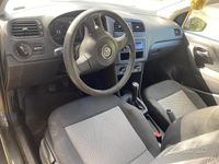 Usado VW Polo 90 CV (66 kW) 2012 Gris Utilitario
