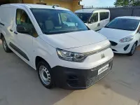 Usata Fiat Doblò 131 CV (96 kW) 2023 Bianco Monovolume