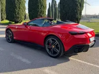 Usata Ferrari Roma 620 CV (456 kW) 2025 Rosso Cabrio