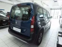 Usata Peugeot Rifter Allure 102 CV (75 kW) 2023 Blu metallizzato Monovolume