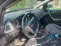 Usata Opel Astra 130 CV (95 kW) 2013 Nero Station wagon
