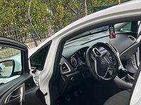 Usata Opel Astra 110 CV (80 kW) 2012 Bianco Berlina