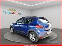 Usata Dacia Sandero Expression 101 CV (74 kW) 2023 Blu Utilitaria