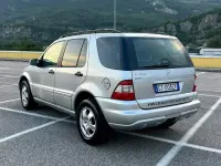 Usata Mercedes ML270 163 CV (119 kW) 2004 Argento SUV