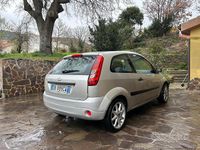 Usata Ford Fiesta 68 CV (50 kW) 2006 Grigio Utilitaria