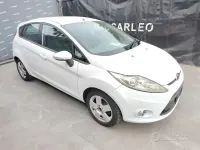 Usata Ford Fiesta Titanium 68 CV (50 kW) 2011 Bianco Berlina