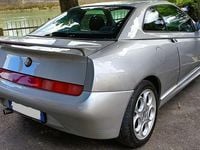 Second-hand Alfa Romeo GTV 150 CP (110 kW) 2001 Argintiu Coupe