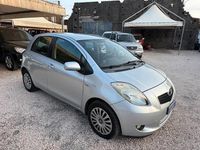 Usata Toyota Yaris Sol 90 CV (66 kW) 2008 Argento Berlina