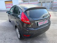 Usata Ford Fiesta Titanium 82 CV (60 kW) 2009 Grigio Berlina