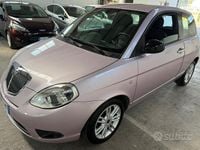 Usata Lancia Ypsilon 69 CV (50 kW) 2011 Viola Utilitaria
