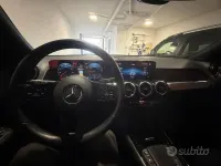Usata Mercedes GLB180 136 CV (100 kW) 2023 Grigio SUV