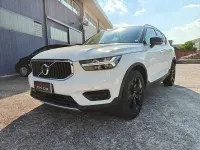 Usata Volvo XC40 Momentum 129 CV (94 kW) 2022 Bianco SUV