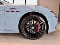 Usata Maserati Ghibli 581 CV (427 kW) 2023 Blu denim Berlina