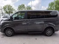 Usata Ford Tourneo Titanium 131 CV (96 kW) 2022 Grigio metallizzato