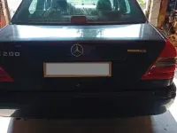Usata Mercedes C200 136 CV (100 kW) 1994 Nero Berlina