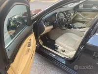 Usata BMW 530 Efficient Dynamics 258 CV (189 kW) 2011 Nero Station wagon