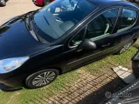 Usata Peugeot 207 68 CV (50 kW) 2007 Nero Berlina