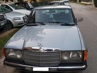 Usata Mercedes 200 108 CV (79 kW) 1984 Grigio Berlina
