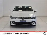 Usata VW Golf VIII Life 110 CV (80 kW) 2021 Oryx white perlato Berlina