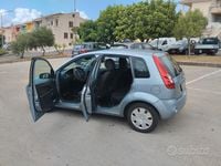 Usata Ford Fiesta Ghia 68 CV (50 kW) 2006 Blu Utilitaria