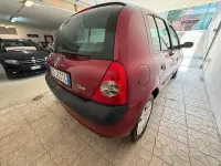 Usata Renault Clio II Initiale 82 CV (60 kW) 2004 Rosso Berlina