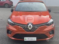 Usata Renault Clio V Techno 145 CV (106 kW) 2023 Arancione Utilitaria