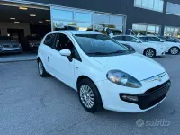 Usata Fiat Punto Evo 69 CV (50 kW) 2011 Bianco Utilitaria