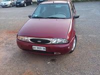 Usata Ford Fiesta 74 CV (54 kW) 1998 Rosso Berlina