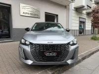 Usata Peugeot 208 Allure 100 CV (73 kW) 2026 Grigio Utilitaria