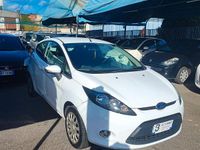 Usata Ford Fiesta Titanium 96 CV (70 kW) 2012 Bianco Utilitaria