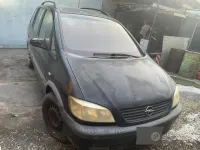 Usata Opel Zafira 101 CV (74 kW) 2002 Nero Monovolume