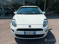Usata Fiat Punto Street 69 CV (50 kW) 2015 Bianco Utilitaria